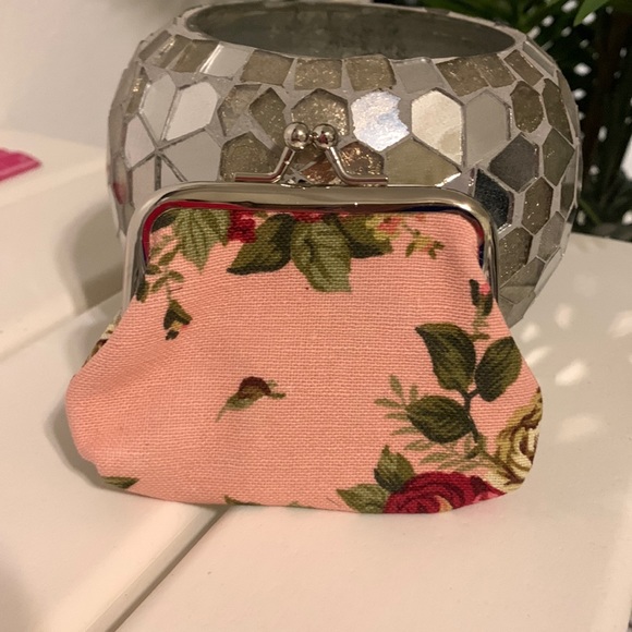 Kiss Lock Coin Purse (mini) - Picture 2 of 4